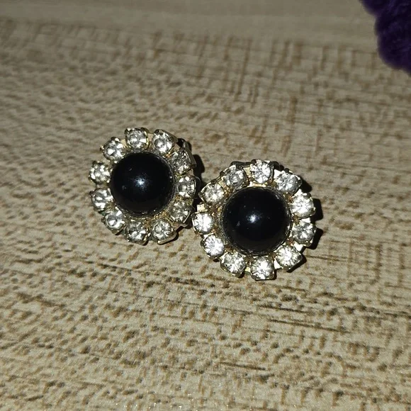 A PAIR SHORT DANGLY BLACK ONYX PEARL SILVER PLATED Clip On Earrings